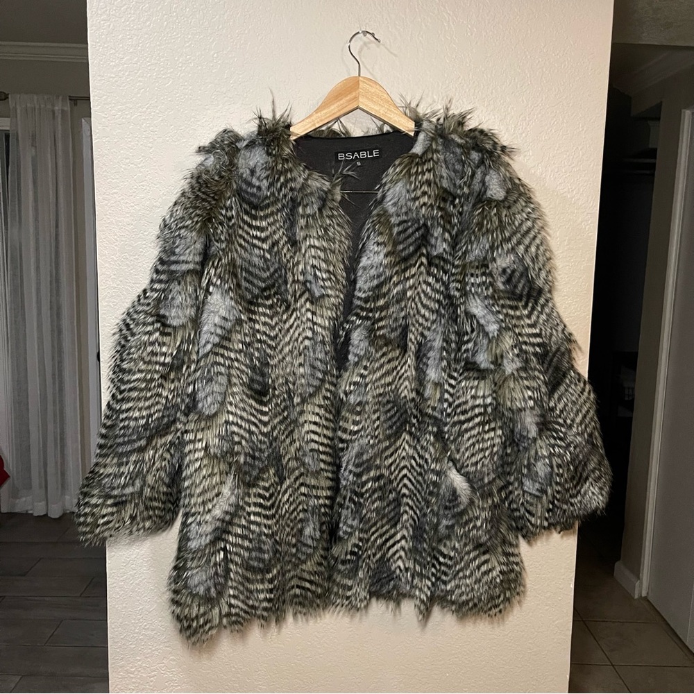 BSABLE | Faux Fur Jacket Size: Small - Picture 4 of 8